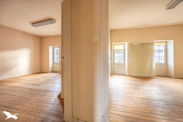 Immeuble à vendre 349 900 € Surgères 437 m² DPE E