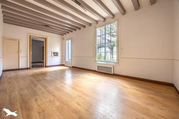 Immeuble à vendre 349 900 € Surgères 437 m² DPE E