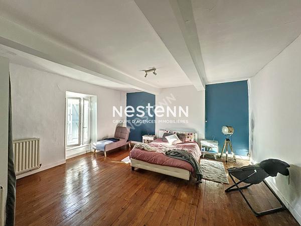 Immeuble Seissan 7 pieces 187 m2 avec jardin