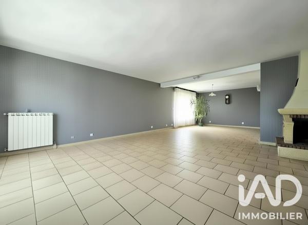Maison à vendre 8 pièces 220 m² Sainte-Radegonde