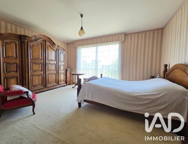Maison à vendre 8 pièces 220 m² Sainte-Radegonde