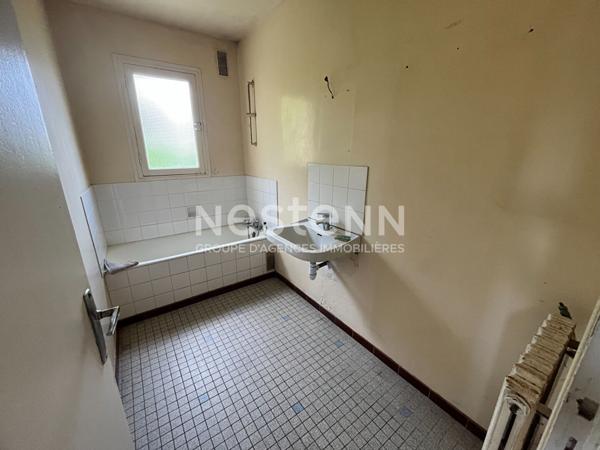 Maison avec 120 m² aménageable + Longère 200 m² à rénover - 5000 m² de terrain - MORBIHAN