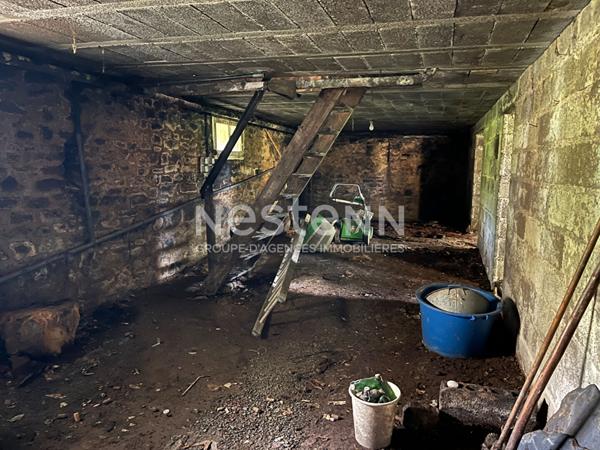 Maison avec 120 m² aménageable + Longère 200 m² à rénover - 5000 m² de terrain - MORBIHAN