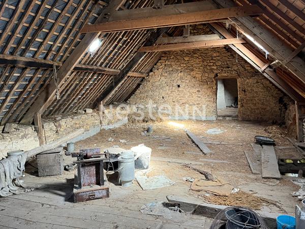 Maison avec 120 m² aménageable + Longère 200 m² à rénover - 5000 m² de terrain - MORBIHAN