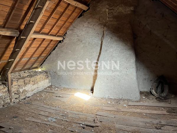 Maison avec 120 m² aménageable + Longère 200 m² à rénover - 5000 m² de terrain - MORBIHAN