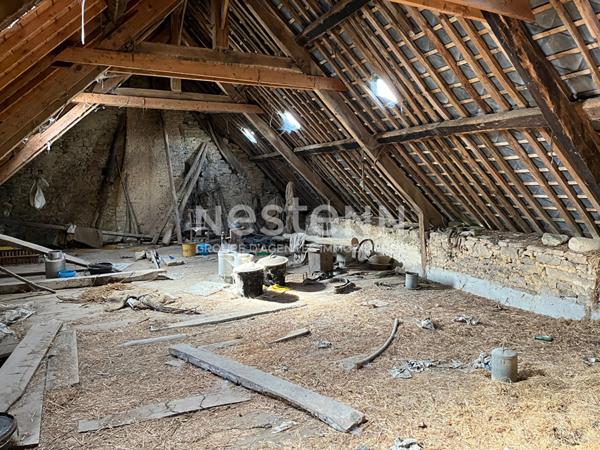 Maison avec 120 m² aménageable + Longère 200 m² à rénover - 5000 m² de terrain - MORBIHAN