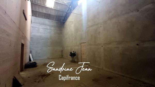 Entrepôt sur terrain à bâtir à vendre FLEURY SUR ANDELLE (27)