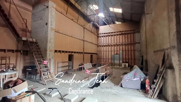 Entrepôt sur terrain à bâtir à vendre FLEURY SUR ANDELLE (27)