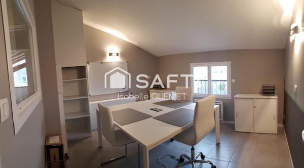 Ensemble de 10 bureaux sur 180 m² : Immeuble de rapport locatif