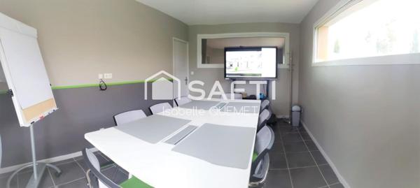 Ensemble de 10 bureaux sur 180 m² : Immeuble de rapport locatif