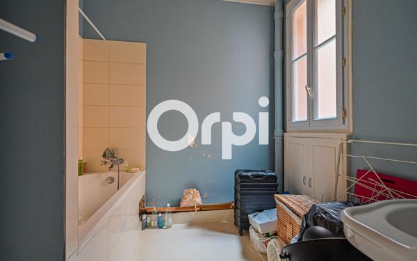 Appartement à vendre    3 pièces •  Paris 20