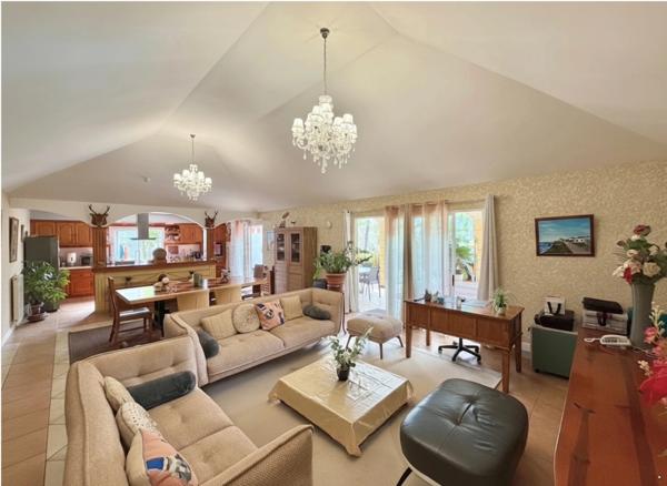 À VENDRE – LA RIVIÈRE SAINT-LOUIS (OUAKI) - Villa familiale T5/6 de 293,50 m² utiles sur 770 m² de terrain