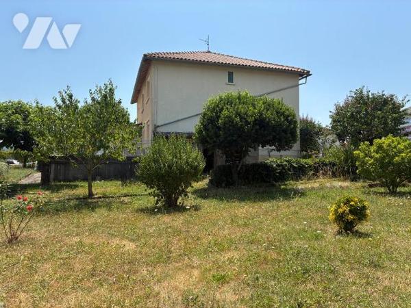 À VENDRE ? AVEYRON, à LAURAS commune de ROQUEFROT-SUR-SOULZON Ensemble immobilier de 177 m² hab...