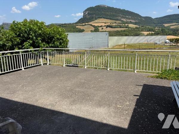 À VENDRE ? AVEYRON, à LAURAS commune de ROQUEFROT-SUR-SOULZON Ensemble immobilier de 177 m² hab...