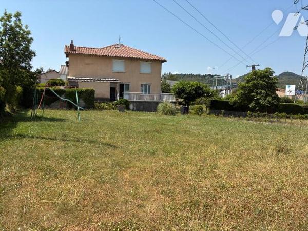 À VENDRE ? AVEYRON, à LAURAS commune de ROQUEFROT-SUR-SOULZON Ensemble immobilier de 177 m² hab...