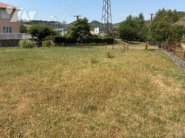 À VENDRE ? AVEYRON, à LAURAS commune de ROQUEFROT-SUR-SOULZON Ensemble immobilier de 177 m² hab...