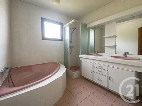 Maison à vendre  5 pièces - 121 m 2   MEYZIEU  - 69