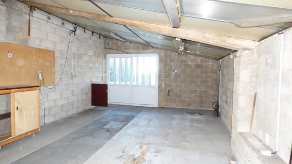 Haute-Amance (52600) Sud Haute Marne proche Langres atelier pouvant être transformé en habitation