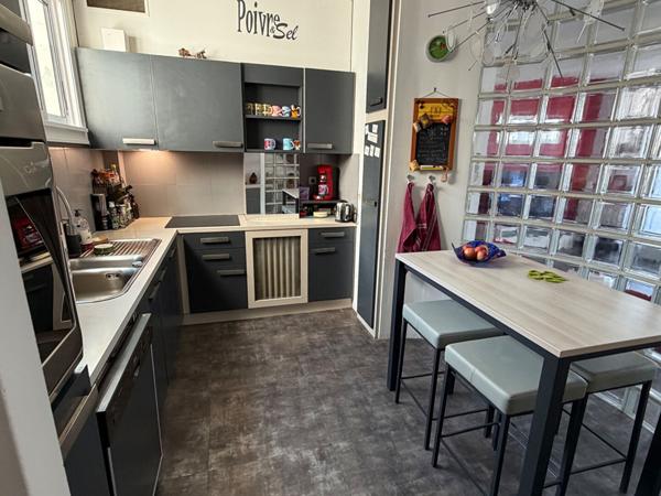 Appartement 8 pièces - 161 m²