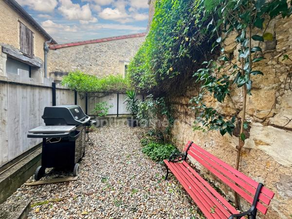 MAISON EN PIERRE + MAISONNETTE + GARAGE 10 PIECES 230 M²