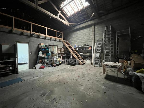 MAISON EN PIERRE + MAISONNETTE + GARAGE 10 PIECES 230 M²