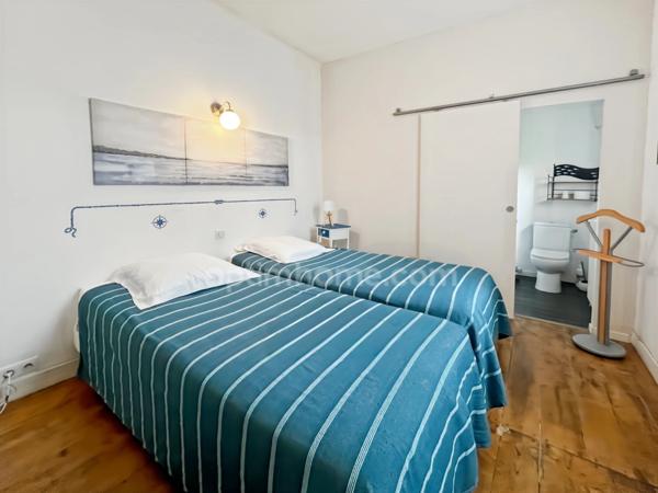 MAISON EN PIERRE + MAISONNETTE + GARAGE 10 PIECES 230 M²