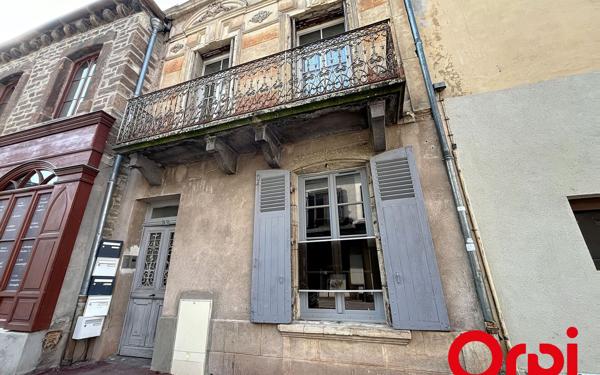 Immeuble à vendre    10 pièces • 150 m2 Vichy