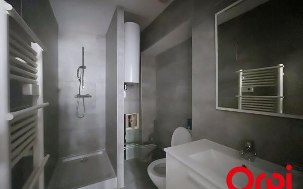 Immeuble à vendre    10 pièces • 150 m2 Vichy