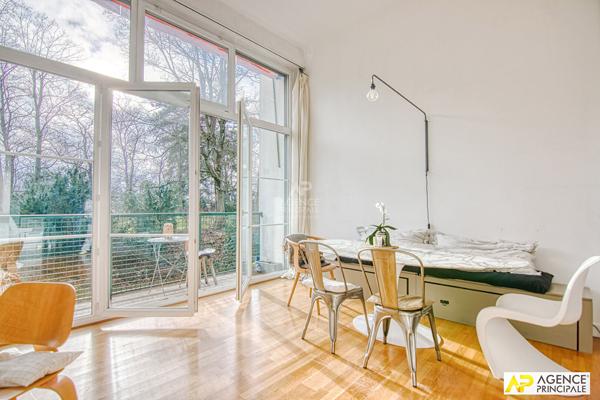 Versailles Montreuil Appartement 4 Pièces 83 m² carrez situé au 1er étage avec balcon , cave et jardin de copropriété - ce(s) 499 000 € **  - Référence  28963