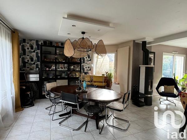 Pavillon 6 pièces de 160 m² à Melesse (35520)