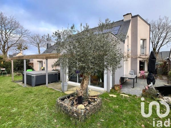 Pavillon 6 pièces de 160 m² à Melesse (35520)