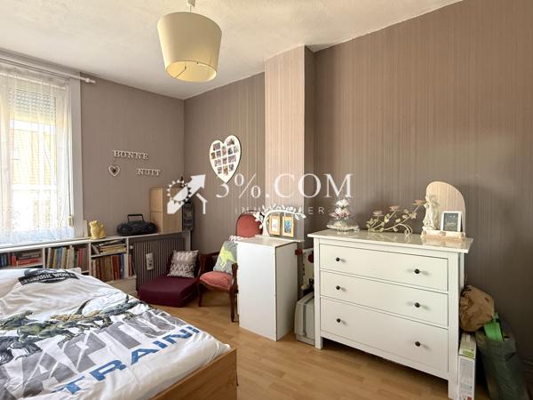 Maison
                                                                                                                                                                                                                                                                                                                        5 pièce(s)                                                                                                                                                                                                          3 chambre(s)                                                                                                                                                                                                          117  m²