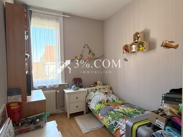 Maison
                                                                                                                                                                                                                                                                                                                        5 pièce(s)                                                                                                                                                                                                          3 chambre(s)                                                                                                                                                                                                          117  m²