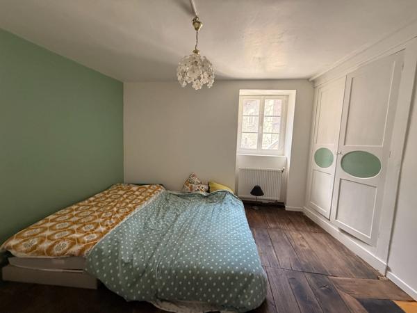 EN EXCLUSIVITE ! Maison de 131m², 5 chambres, avec courette, centre ville, 79 000 €