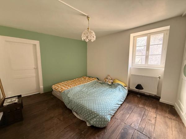EN EXCLUSIVITE ! Maison de 131m², 5 chambres, avec courette, centre ville, 79 000 €