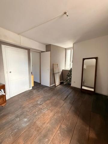 EN EXCLUSIVITE ! Maison de 131m², 5 chambres, avec courette, centre ville, 79 000 €