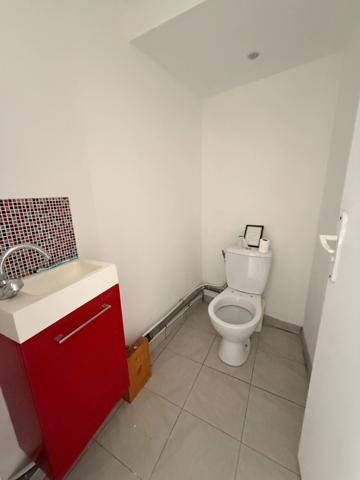 EN EXCLUSIVITE ! Maison de 131m², 5 chambres, avec courette, centre ville, 79 000 €