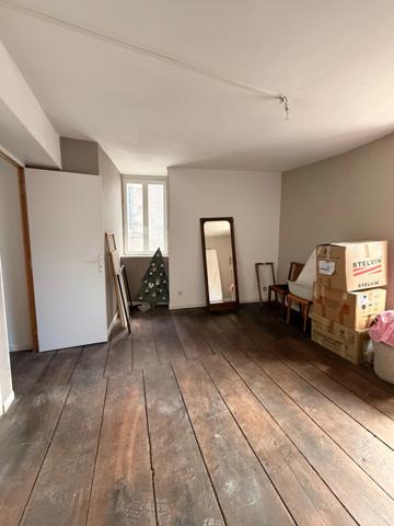 EN EXCLUSIVITE ! Maison de 131m², 5 chambres, avec courette, centre ville, 79 000 €
