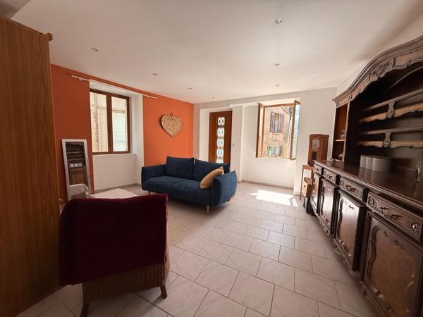 EN EXCLUSIVITE ! Maison de 131m², 5 chambres, avec courette, centre ville, 79 000 €