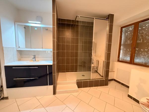 EN EXCLUSIVITE ! Maison de 131m², 5 chambres, avec courette, centre ville, 79 000 €