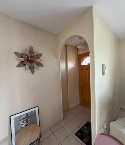 Brie. Maison 90 m² avec garage et jardin