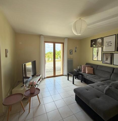 Brie. Maison 90 m² avec garage et jardin