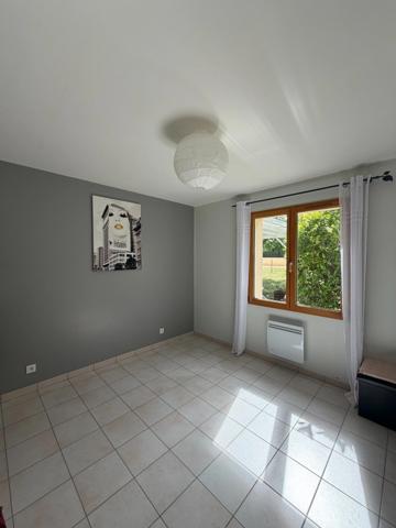 Brie. Maison 90 m² avec garage et jardin