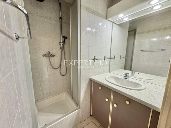 Carqueiranne (83320) Appartement avec grande terrasse et exposition Sud