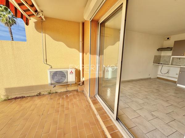 Carqueiranne (83320) Appartement avec grande terrasse et exposition Sud