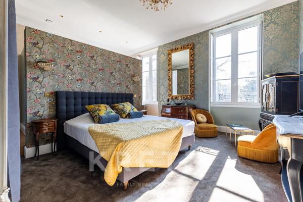 Maison de maître familiale restaurée à Léognan — 750 m², parc aux magnolias, piscine