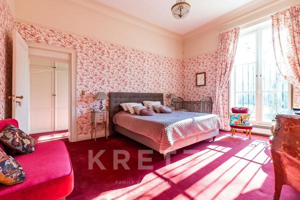 Maison de maître familiale restaurée à Léognan — 750 m², parc aux magnolias, piscine