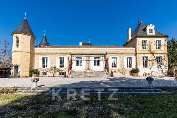 Maison de maître familiale restaurée à Léognan — 750 m², parc aux magnolias, piscine