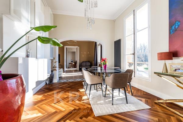 Maison de maître familiale restaurée à Léognan — 750 m², parc aux magnolias, piscine