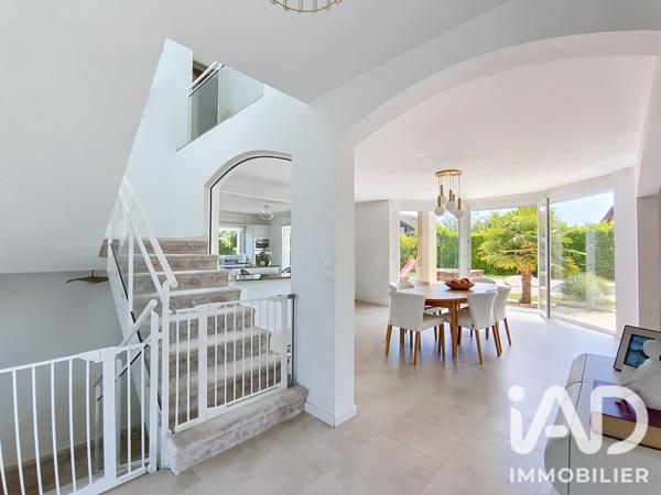 Maison à vendre 9 pièces 289 m² Chens-sur-Léman